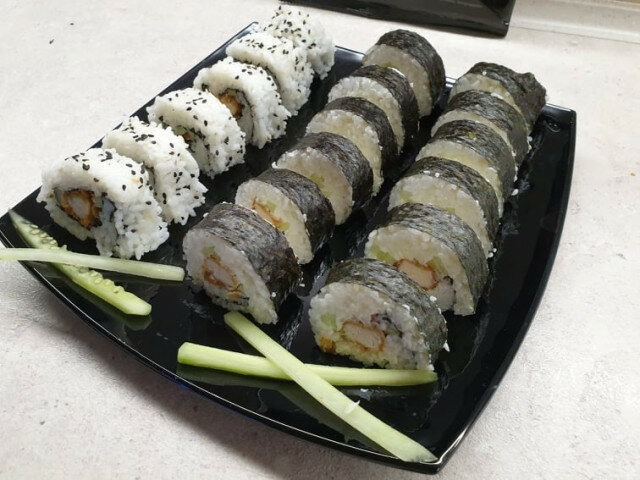 Sushi with Crispy Chicken and Cream Cheese