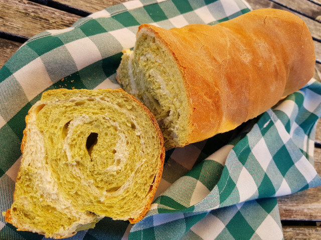 Bread Roll with Matcha