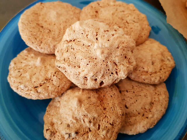 Delicate Walnut Cookies with Dates