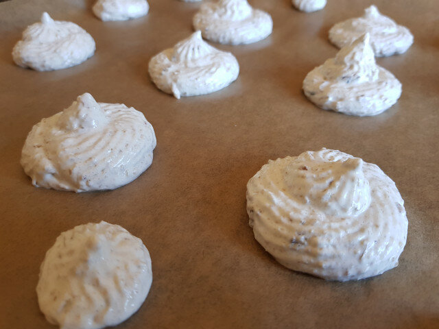 Delicate Walnut Cookies with Dates