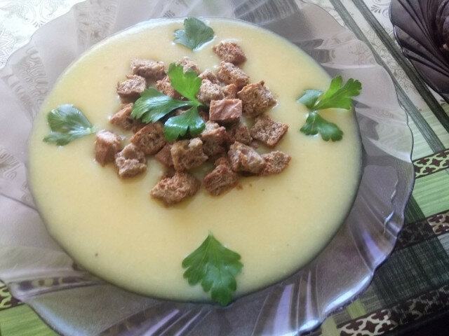 Cream of Cauliflower Soup with Potatoes