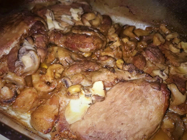 Oven-Baked Pork Steaks with Mushrooms