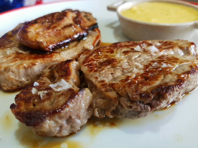 Beef Steaks with Goose Liver and Bearnaise Sauce