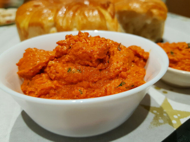 Dried Red Pepper and Onion Spread
