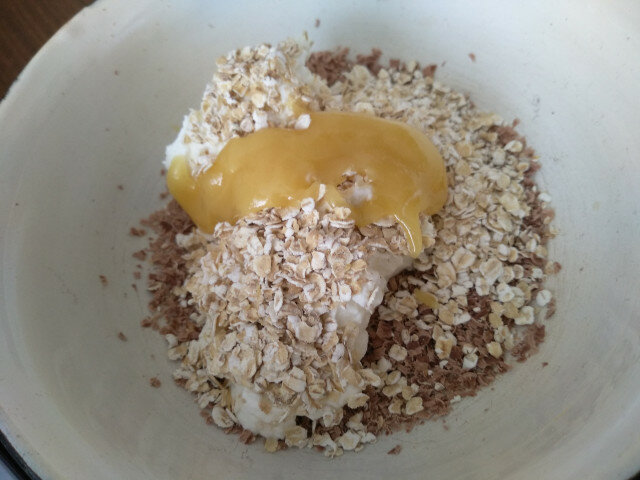 Protein Sweets with Cottage Cheese and Coconut Shavings