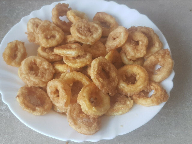 Breaded Calamari with Beer and Sparkling Water