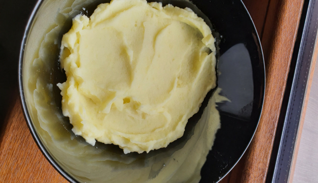 Mashed Potatoes with Butter and Cream
