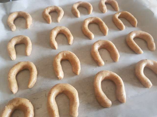 Vanilla Horseshoe Butter Cookies