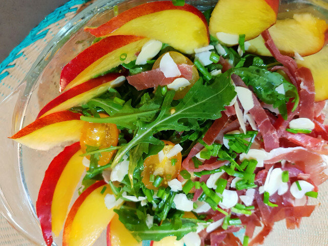 Special Salad with Arugula and Nectarines
