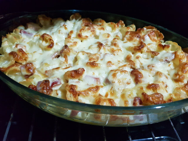 Savory Oven-Baked Macaroni with Ham and Yellow Cheese