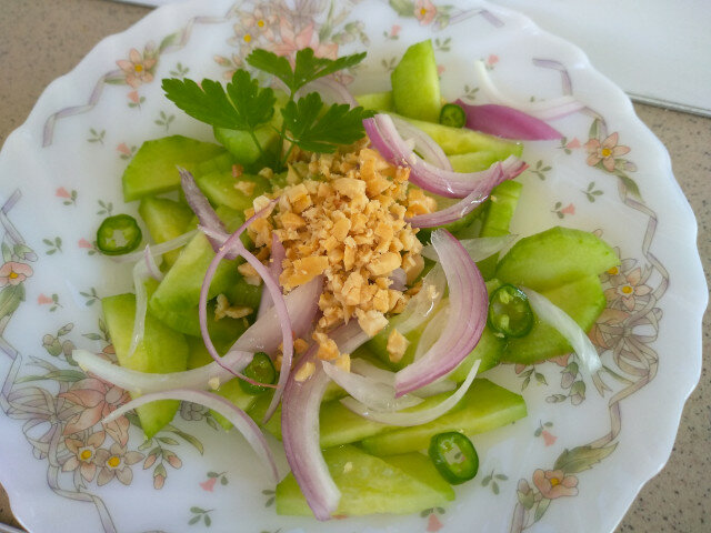 Thai Salad with Peanuts