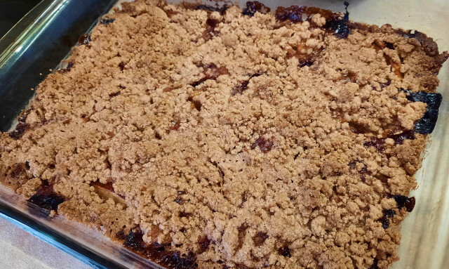 Crumble with Plum and Nectarines