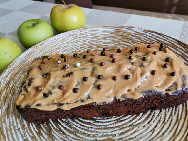 Healthy Sponge Cake with Apples and Spelt