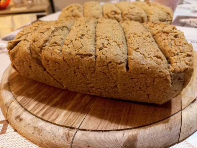 Oat-Rye Bread with Nuts