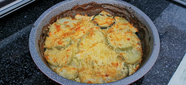 Zucchini in the Oven with Cream and Feta Cheese