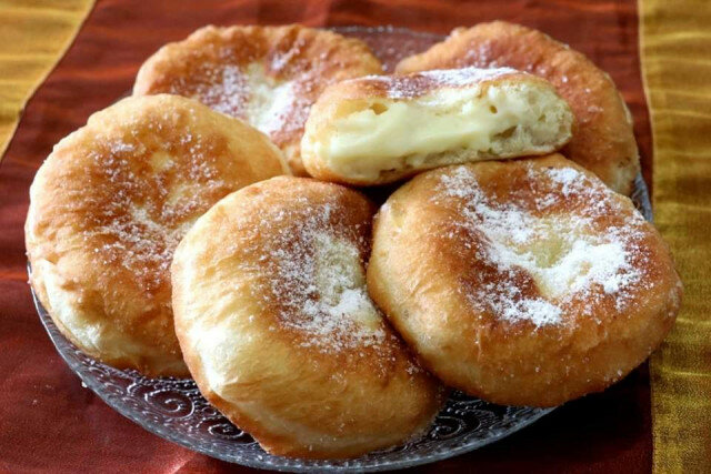Puffy Donuts with Cream