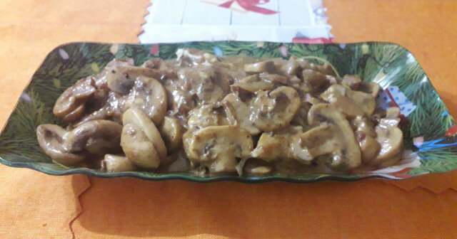 Stewed Mushrooms with Butter and Onions