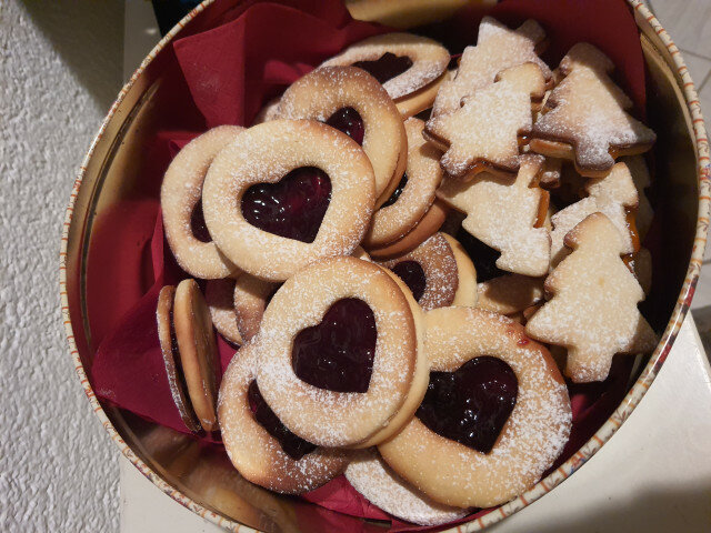 Homemade Christmas Linzer Cookies