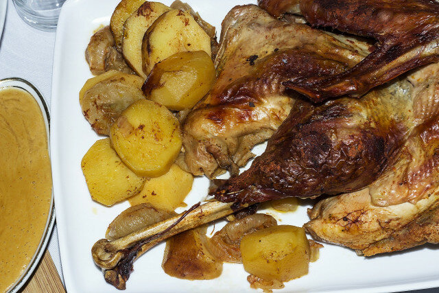 Roasted Turkey with White Wine and Potatoes