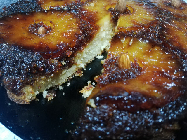 Upside-Down Cake with Pineapple
