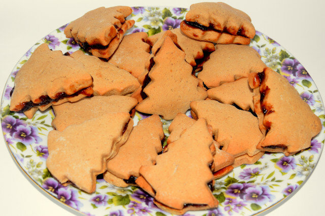 Ginger Christmas Tree Cookies