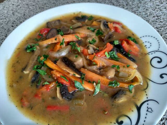 Spring Porridge with Mushrooms, Carrots and Peppers