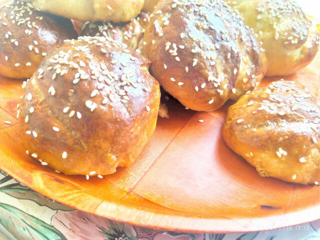 German Lye Bread Rolls