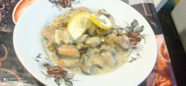 Mussels with Mushroom Sauce