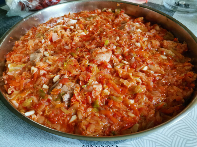 Oven-Baked Fresh Cabbage with Turkey