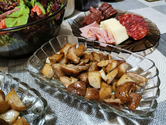 Porcini Mushrooms with Butter and Garlic