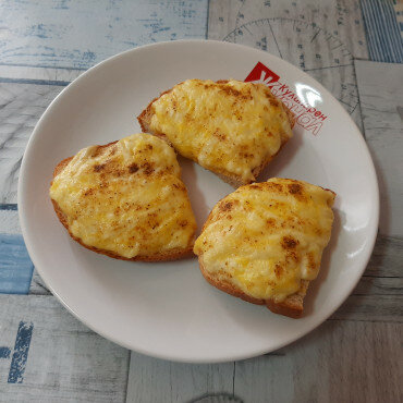 Baked Sandwiches with Cheese and Egg
