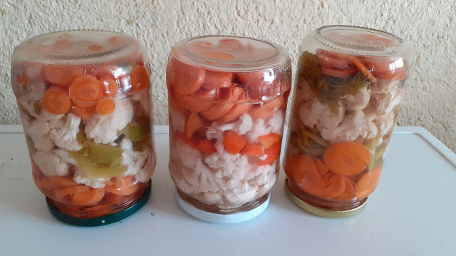 Quick Cauliflower and Cabbage Pickle