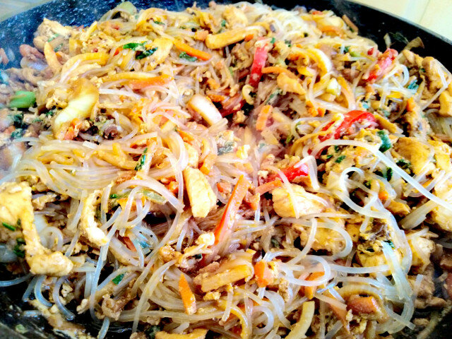 Classic Chinese-Style Fried Noodles