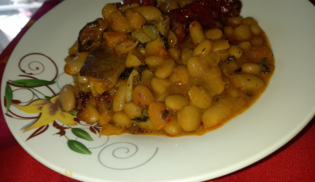 Baked Beans with Porcini Mushrooms and Dried Peppers