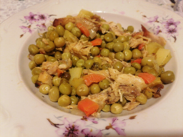 Rabbit Meat with Peas and Potatoes