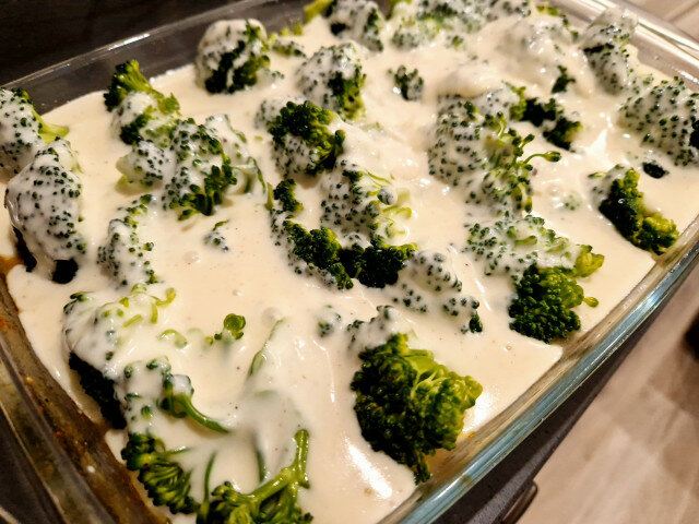 Oven-Baked Chicken with Broccoli and Béchamel