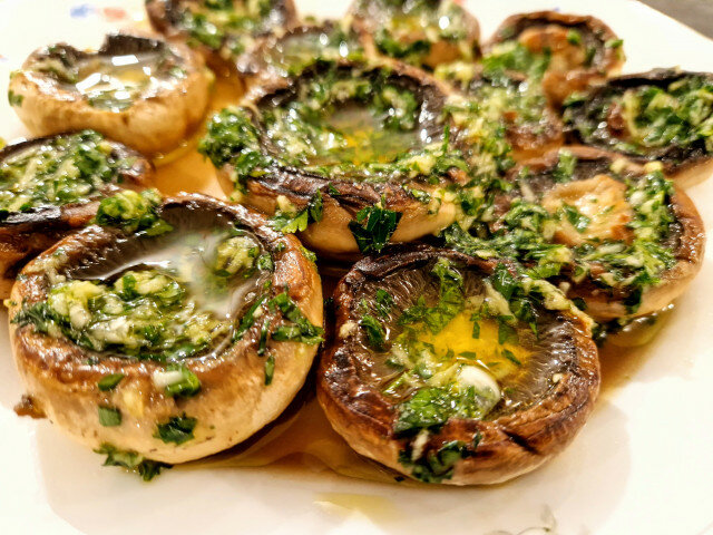 Whole Mushrooms with Garlic and Parsley