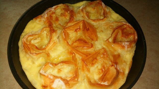 Turkish Milk Pastry with Delicious Topping