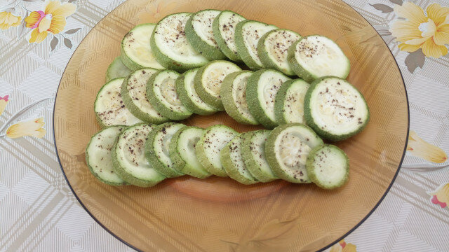 Oven-Baked Diet Zucchini