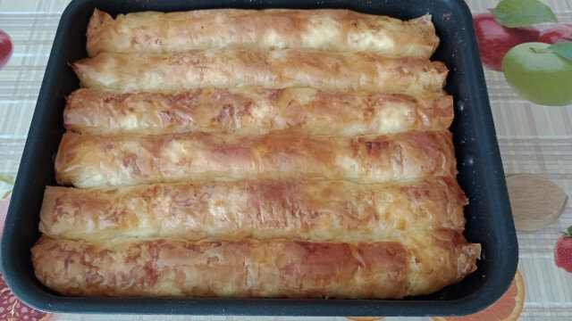 Phyllo Pastry Rolls