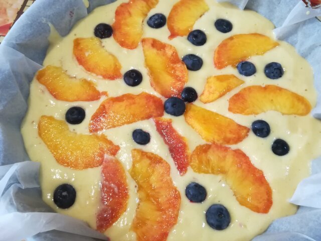 Fat-Free Peach and Berry Cake