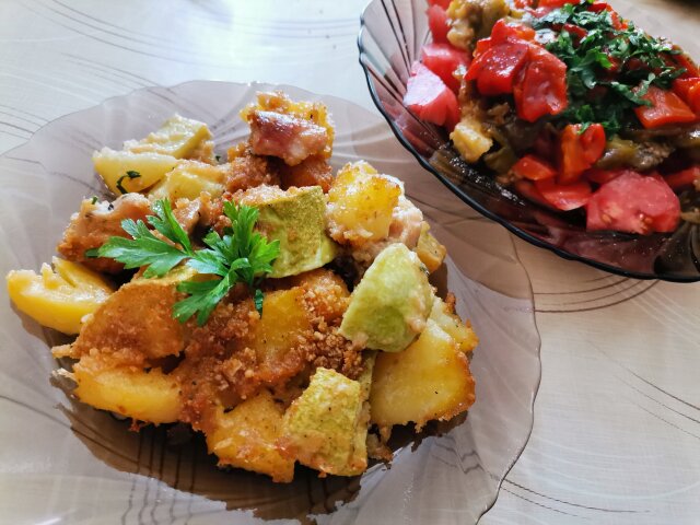 Chicken with Zucchini, Potatoes and Parmesan