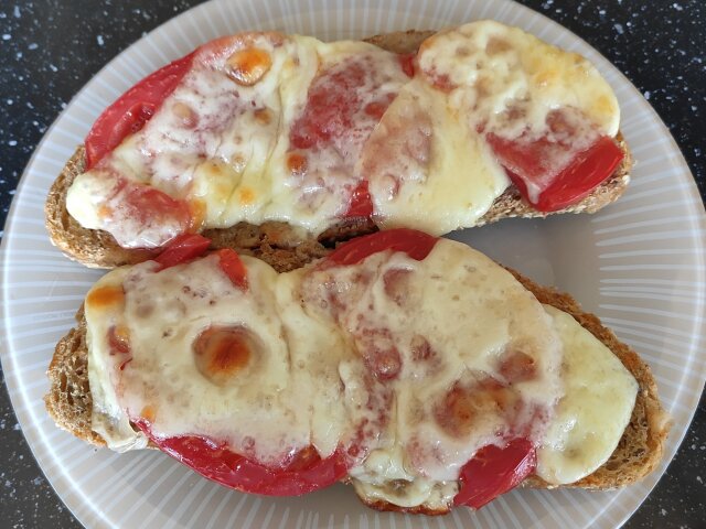 Easy Tomato Princess Sandwiches
