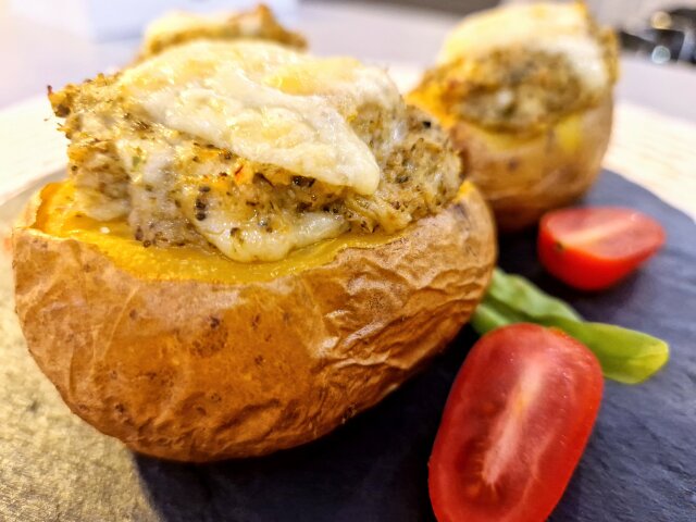 Stuffed Potatoes with Broccoli and Cheddar