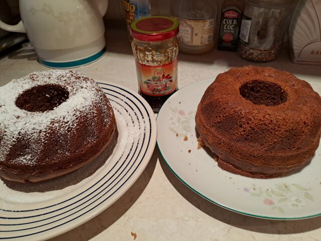 Cake with Jam and Turkish Delight