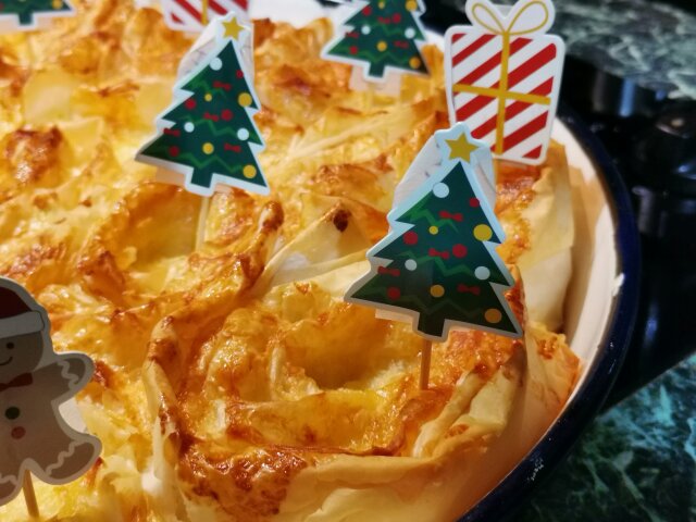 Rose Phyllo Pastry with Fortunes