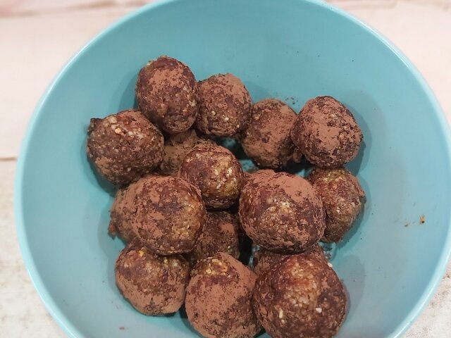 Raw Bonbons with Dates