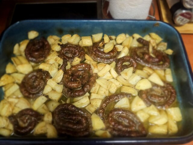 Karnacheta with Potatoes in the Oven