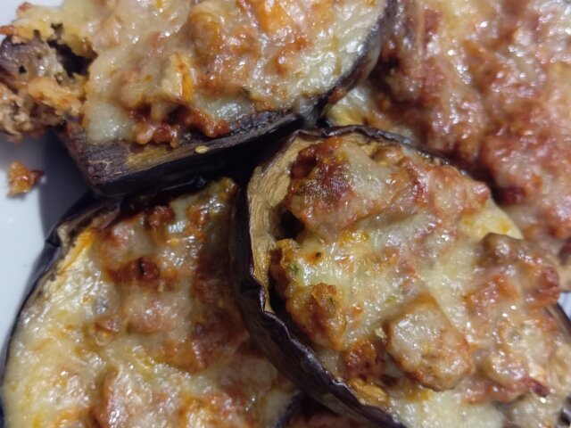 Stuffed Eggplant with Minced Meat and Cheese