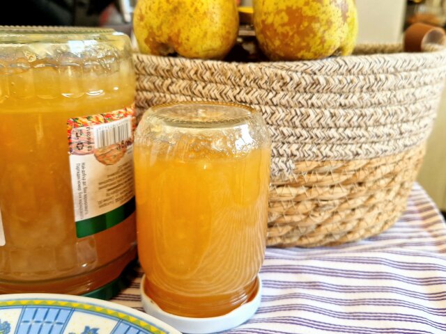 Pear and Apple Jam with Cinnamon